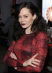 Rose McGowan a mărturisit că a fost violată de un producător de la Hollywood