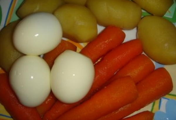 Салати з картоплі морквини буряка