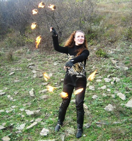 Секрети фаєр-шоу, або майстер-клас по приручення вогню (фото) - новини Луганська