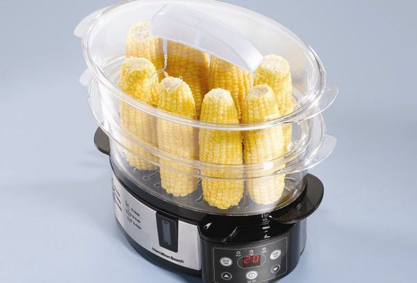 Скільки варити кукурудзу в пароварці, якщо вона в зернах або в качанах