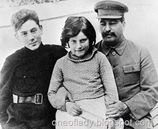 Stalin liderul iubit al lui Stalin, unul de doamnă - o revistă pentru femei