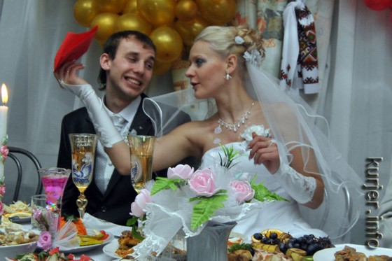 Esküvők 2010 rangsor, statisztikák és - import-export - menyasszony és a vőlegény - Szlutszkban, újság