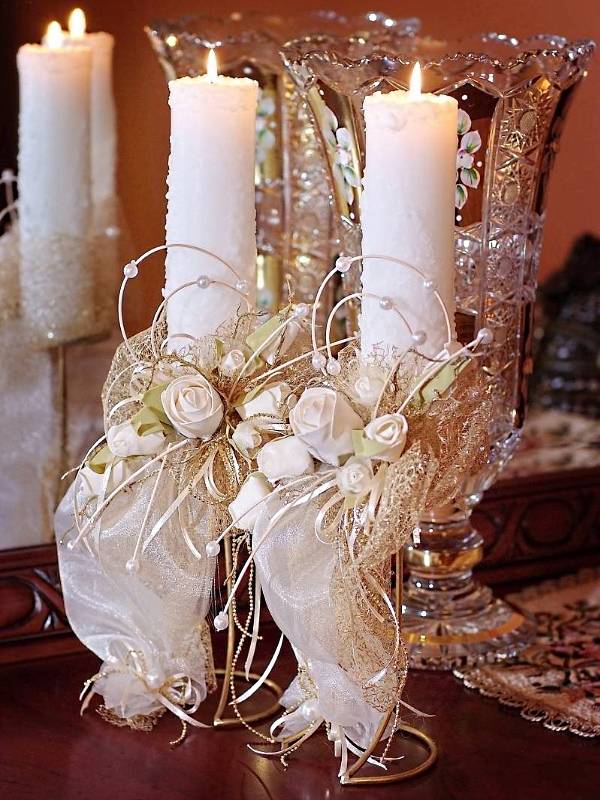 Свічки для весілля, як красивий символ сім'ї, несе затишок і тепло