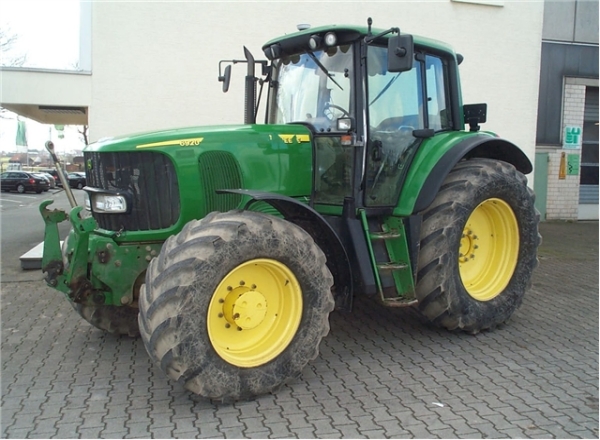 Traktorok John Deere (John Deere) sorozat, leírások, képek és videó