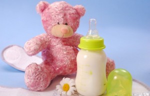 Minden, amit tudni kell a cumisüvegből táplált csecsemők - hogyan válasszon keveréke előnyeiről és