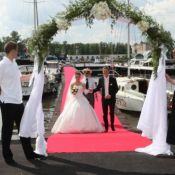 Yacht Club Aurora - sátrak az esküvő - a helyszín kilépési regisztráció - „kilépjen az anyakönyvi hivatal,” -