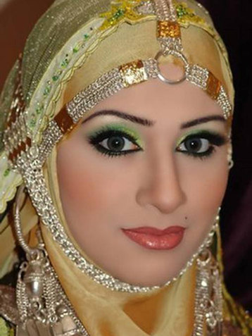 Soțiile arabe șeicilor așa cum arată și ce fac ei