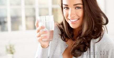 12 Semne ale timpului de a bea un pahar de apă