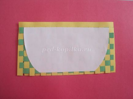 Аплікація з кольорового паперу для дітей 6-9 років «кошик з пролісками»