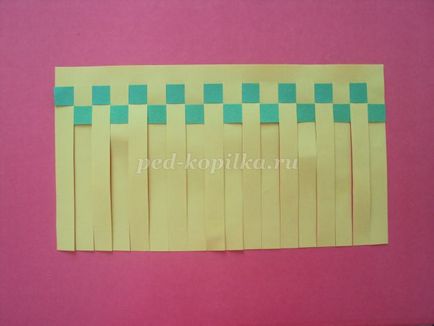 Аплікація з кольорового паперу для дітей 6-9 років «кошик з пролісками»