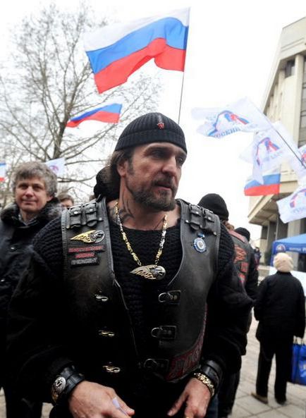 Biker sebész (Zaldostanov) farkas és éjszakai (motorkerékpár) Biker sebész (Zaldostanov) és éjszakai farkas