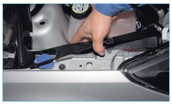 Ford Focus 2 rezervor de spălare parbriz pompă spălare parbriz eliminare înlocuire Ford repararea focalizare 2