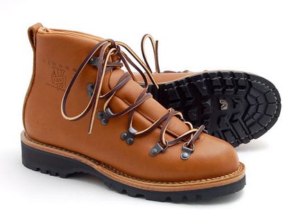 Гірська взуття hiker boots - з гір до міста