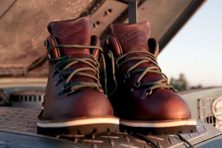 Гірська взуття hiker boots - з гір до міста