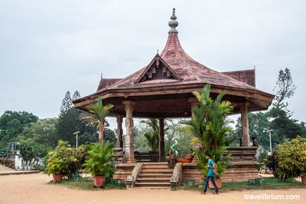 Orașul indian Trivandrum - priveliști ale grădinii zoologice, poze cu Roerichs și animale împăiate cu praf