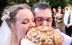 A történelem a hagyományos esküvői torta