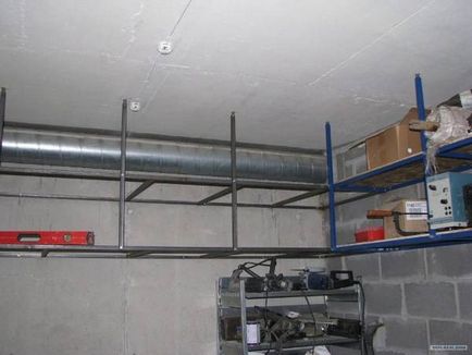 Ce să faci și cum să montezi rafturi sub tavan în garaj