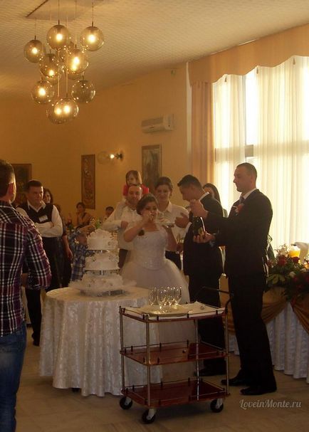 Mivel a montenegróiak ünneplik az esküvő