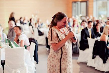 Який тост говорити на весіллі - поради та приклади