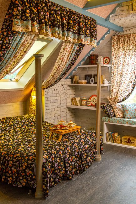 Hogyan készítsünk egy loft lakópark „hacienda” (Fabric álmennyezet) Hogyan készítsünk egy loft lakópark „hacienda”