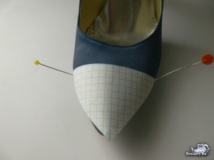 Як прикрасити туфлі вишитим мереживом