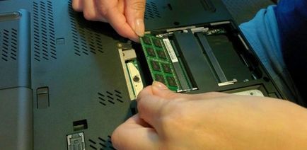 Cum se instalează (adăuga) memoria RAM a unui computer sau a unui laptop, utilizați o unitate flash ca ozu