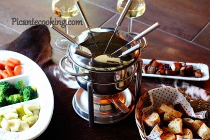 Classic fondue de brânză, picantecooking