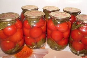 Tomate conservate în borcane de litru - rețete de gătit