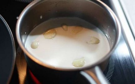 Tej és meghajolt a köhögés (köhögés kezelésére tejjel és hagyma) Tej és meghajolt a köhögés