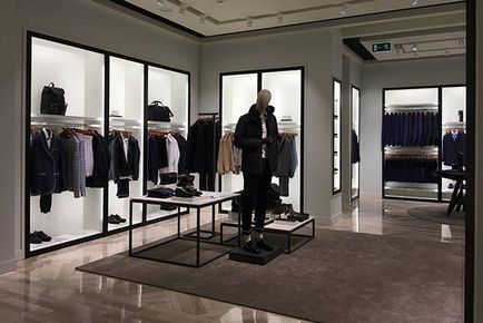 Pe podul Kuznetsk magazinul amiral massimo dutti