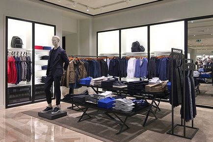 Pe podul Kuznetsk magazinul amiral massimo dutti