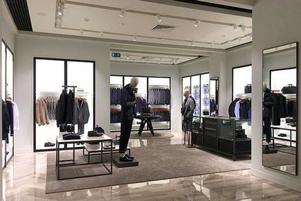 Pe podul Kuznetsk magazinul amiral massimo dutti