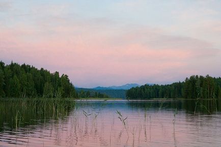 Lacul Tiberkul din regiunea Krasnoyarsk, minunile naturii