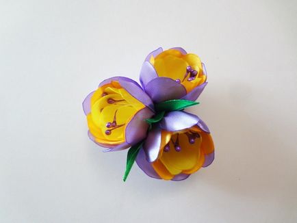 Panou Kanzashi cu crocuses - un minunat suvenir cu mâinile tale