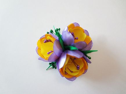 Panou Kanzashi cu crocuses - un minunat suvenir cu mâinile tale