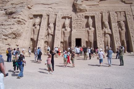 По Єгипту марш-кидок через пустелю Асуан