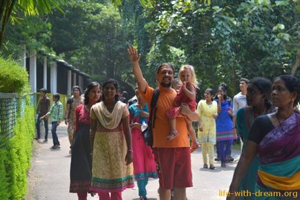 Excursie la Trivandrum, trenul indian și grădina zoologică, viața blogului cu un vis!