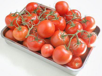 Tomatele sărate într-un pachet pentru iarnă