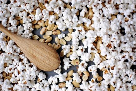 Megfelelő popcorn a vitaminokban gazdag alternatívája a magas kalóriatartalmú ételek