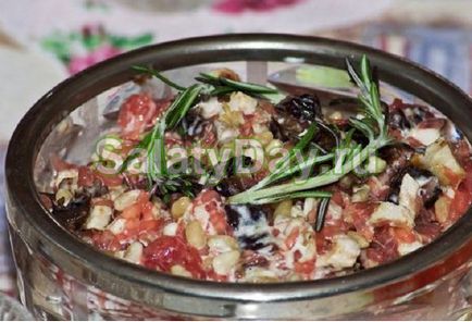 Salata cu prune si piept de pui - reteta delicioasa cu fotografii si clipuri video