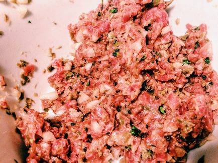 Стейк тартар, особливості його приготування та як вибрати свіжу яловичину