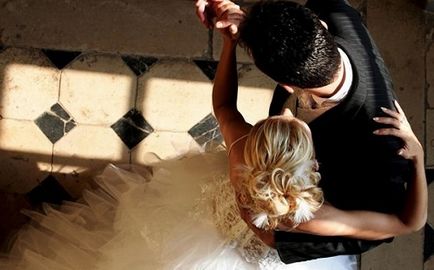 Dansul de nunta al tinerelor - tangoul nuntii