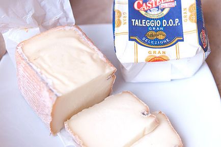 Таледжо (taleggio) - чутливий печерний сир