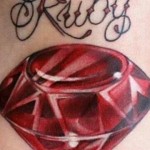 Tattoo rubin fontosságát, fotók és a legjobb rajzok (vázlatok) Ruby tetoválás jelenti fotók és vázlatok a legjobb