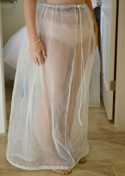 Öltözködés alsószoknya menyasszonyi haver fontos része az öltözék a menyasszony