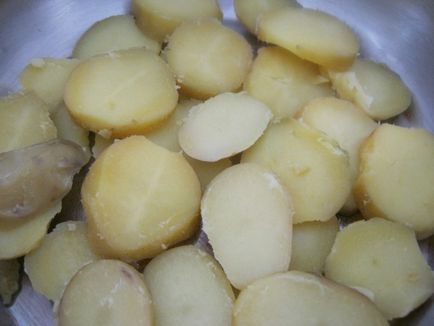 Salata de cartofi din Viena - reteta specialitatii austriece