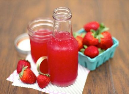 Vin și lichior din rețete de căpșuni și secrete de gătit la domiciliu