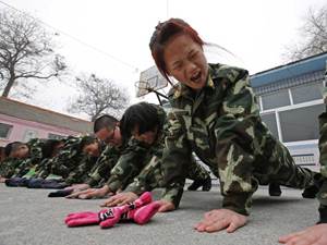 Camp militar - sportiv pentru adolescenți