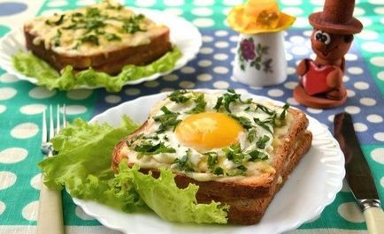 Ouă prajite în franceză cu roșii, în pâine - rețete cu fotografie