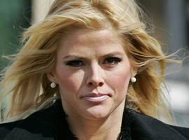 Anna Nicole Smith - știri pline de farmec